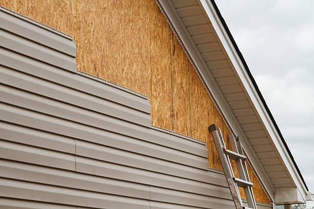 24/7 Emergency Siding Replacement experts in Framingham, MA